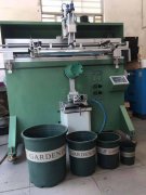 德陽(yáng)涂料桶油漆桶平面絲印機(jī)廠家半自動(dòng)絲印機(jī)