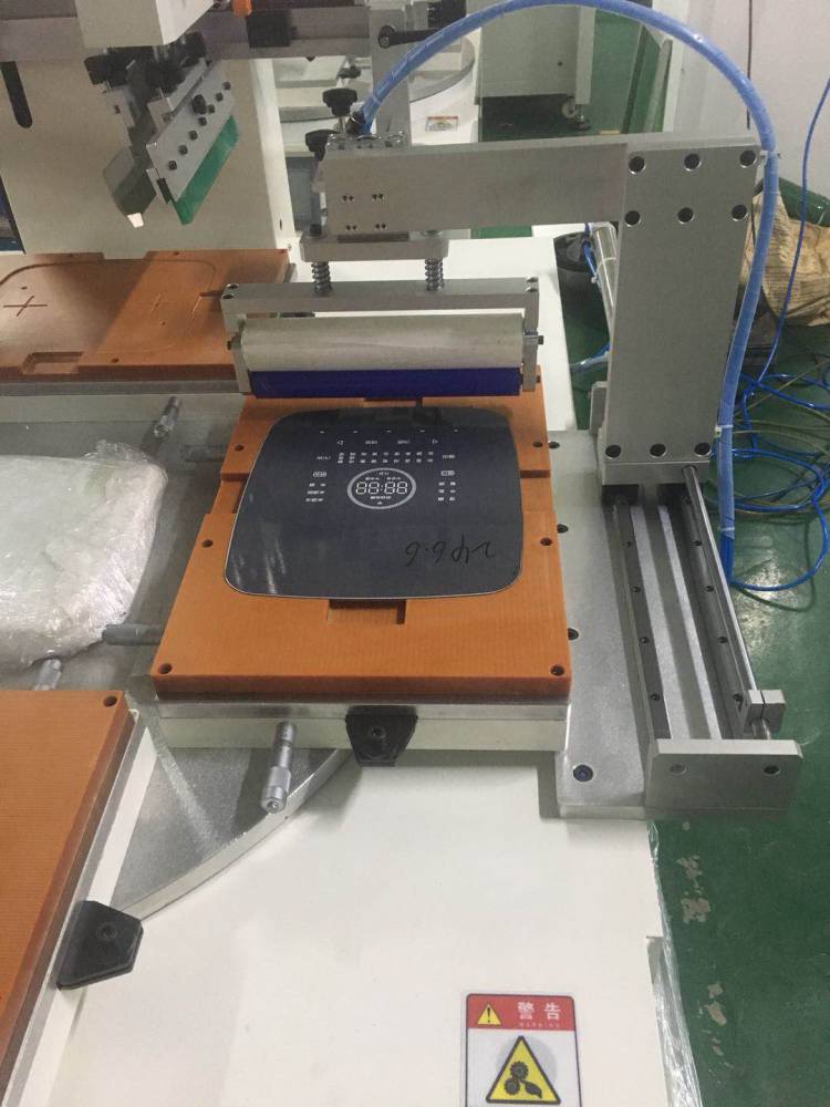 東莞駿欣機(jī)械有限公司提供絲印機(jī)移印機(jī)