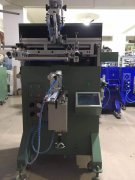 日照化妝品瓶子酒瓶蓋曲面絲印機廠家伺服絲印