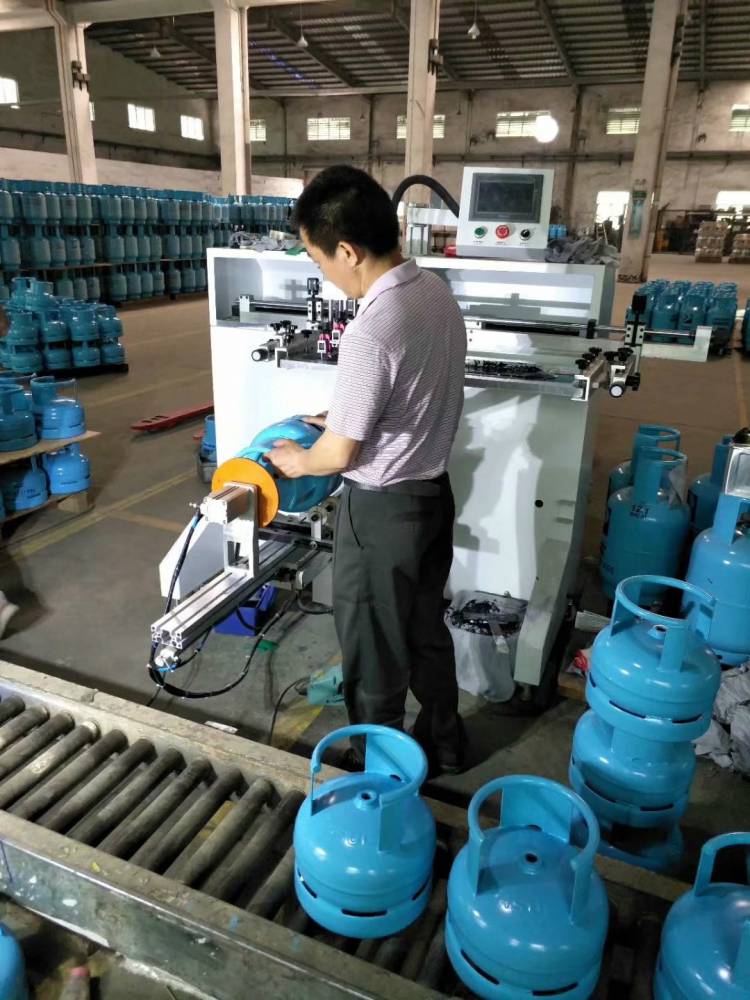 東莞駿欣機(jī)械有限公司提供絲印機(jī)移印機(jī)